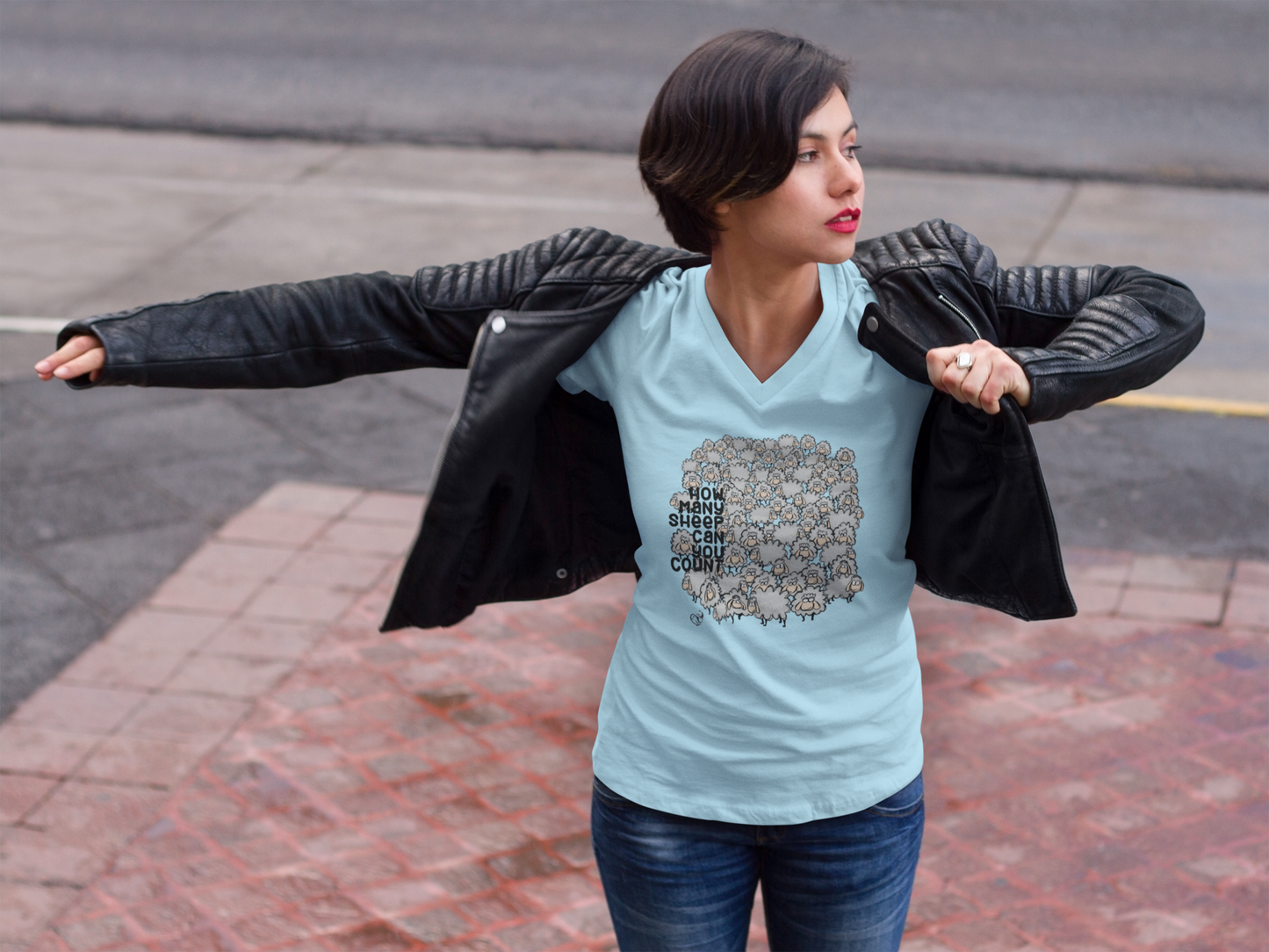 Sheep | Dark - Premium Organic Damen T-Shirt, V-Neck, in mehreren Farben, 100% Bio-Baumwolle